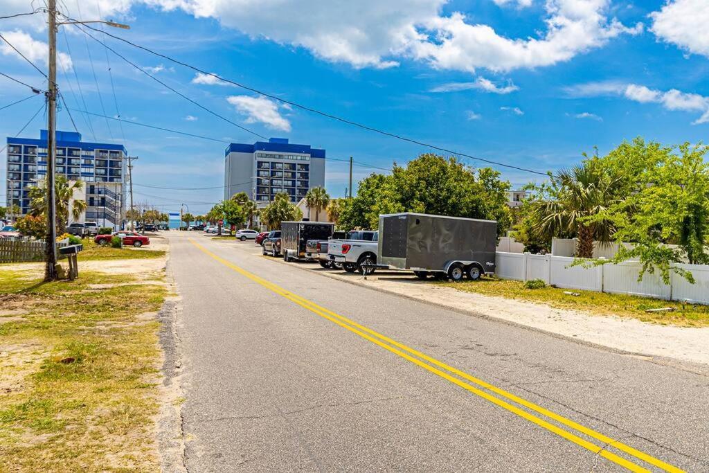 Gorgeous Centrally Located Ocean View 2 King, Huge Private Yard & Deck, Firepit, Bbq, & Game Tables Myrtle Beach Exterior foto